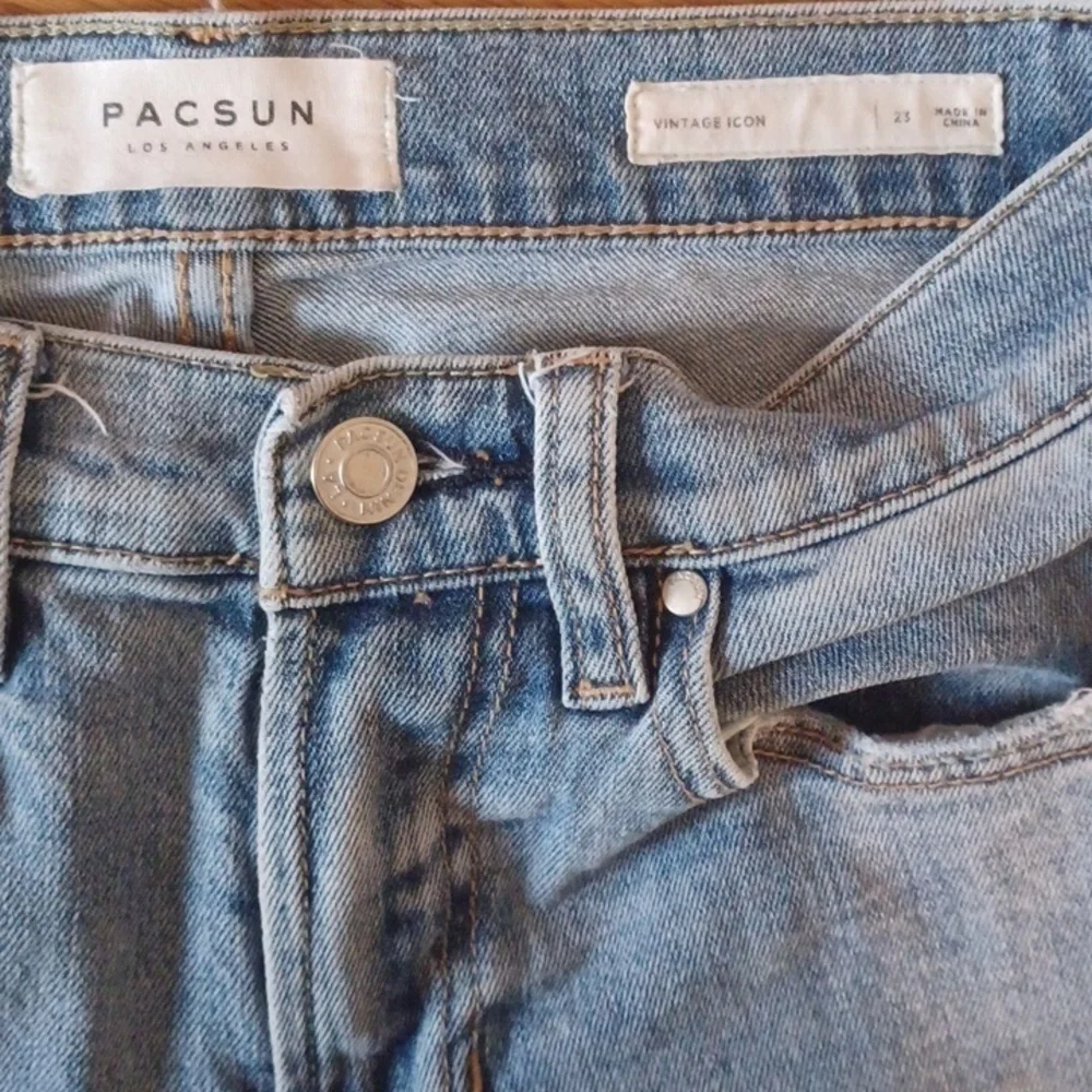 pacsun vintage icon distressed jeans. Spring jeans! Size 23. - Picture 8 of 14